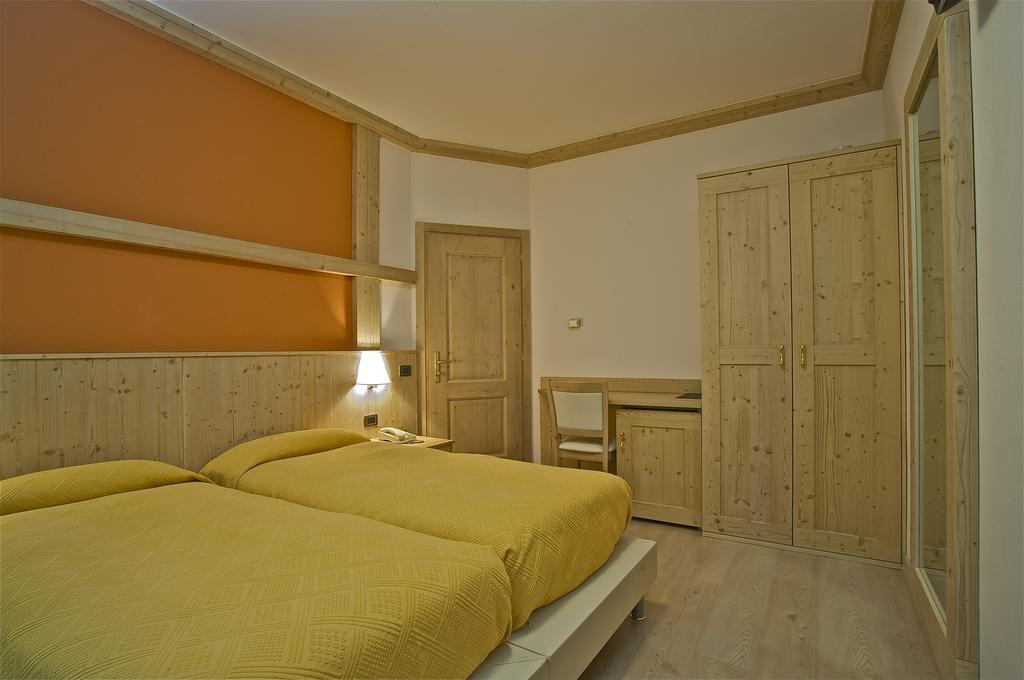 Tovo di Sant'Agata Hotel Franca الغرفة الصورة